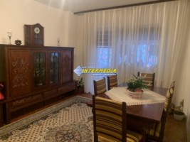 apartament-3-camere-decomandat-de-vanzare-cetate-zona-mercur