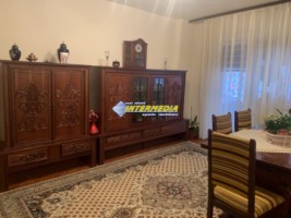 apartament-3-camere-decomandat-de-vanzare-cetate-zona-mercur-3