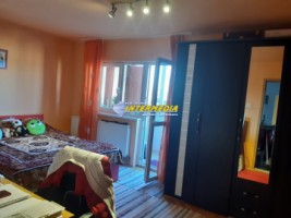 apartament-2-camere-decomandat-renovat-de-vanzare-sub-stadion-2