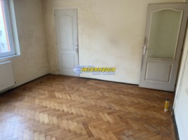 apartament-2-camere-decomandat-de-vanzare-cetate-2