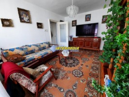 apartament-3-camere-de-vanzare-cetate-etaj-1