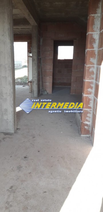 casa-de-vanzare-cu-utilitati-zona-alba-micesti-1