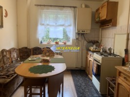 apartament-3-camere-de-vanzare-cetate-zona-closca-etaj-1-12