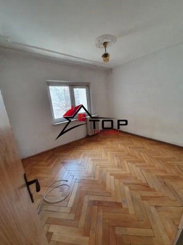 apartament-4-camere-decomandat-etajul-2-tatarasi-metalurgie-4