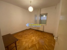 apartament-3-camere-decomandate-de-inchiriat-nemobilat-alba-iulia-zona-cetate-mercur-5