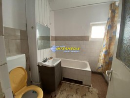 apartament-3-camere-decomandate-de-inchiriat-nemobilat-alba-iulia-zona-cetate-mercur-8