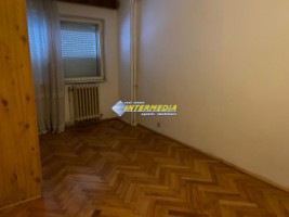 apartament-3-camere-decomandate-de-inchiriat-nemobilat-alba-iulia-zona-cetate-mercur-10