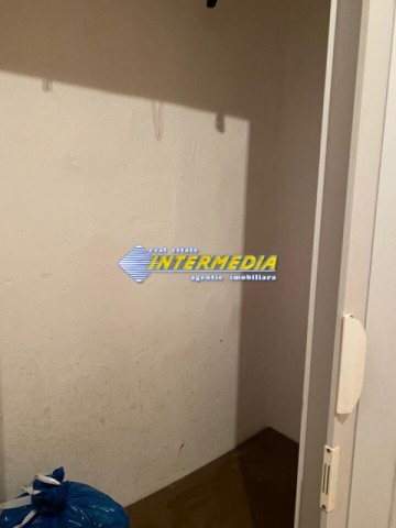 apartament-3-camere-decomandate-de-inchiriat-nemobilat-alba-iulia-zona-cetate-mercur-11