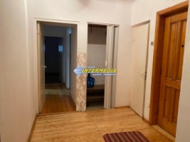 apartament-3-camere-decomandate-de-inchiriat-nemobilat-alba-iulia-zona-cetate-mercur-16