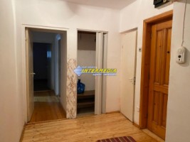 apartament-3-camere-decomandate-de-inchiriat-nemobilat-alba-iulia-zona-cetate-mercur-15