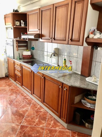apartament-cu-4-camere-decomandate-alba-iulia-zona-bowling-etaj-1-finisat-7