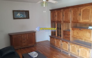 apartament-2-camere-decomandat-de-inchiriat-cetate-zona-mercur