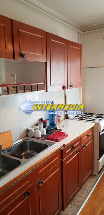 apartament-2-camere-decomandat-de-inchiriat-cetate-zona-mercur-1