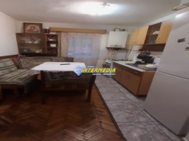 apartament-cu-2-camere-decomandat-de-vanzare-cartier-ampoi-3-alba-iulia