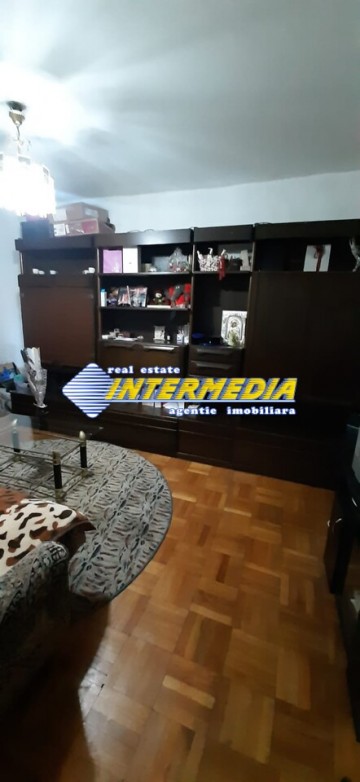 apartament-cu-2-camere-decomandat-de-vanzare-cartier-ampoi-3-alba-iulia-3