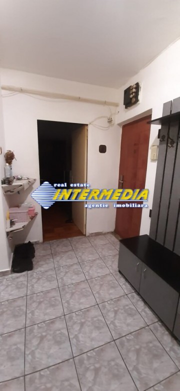 apartament-cu-2-camere-decomandat-de-vanzare-cartier-ampoi-3-alba-iulia-4
