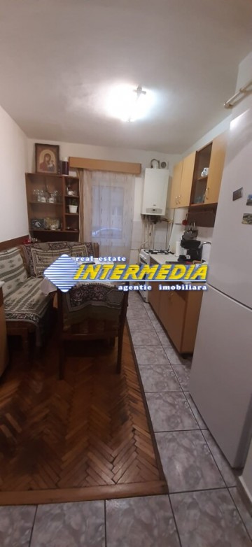 apartament-cu-2-camere-decomandat-de-vanzare-cartier-ampoi-3-alba-iulia-5