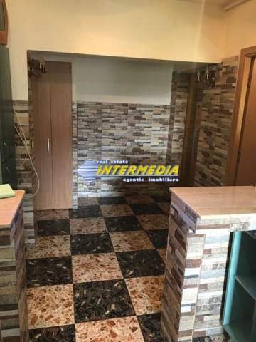 ocazie-urgent-vanzare-apartament-2-camere-decomandat-finisat-in-cetate-5