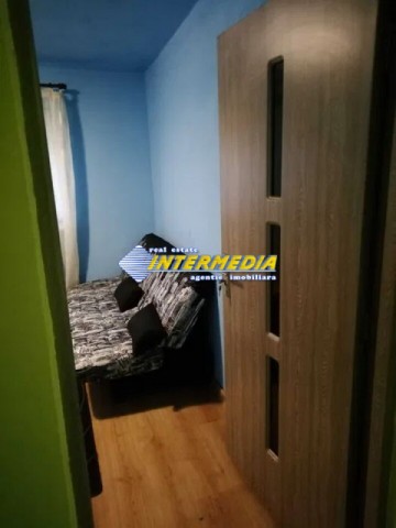apartament-3-camere-de-vanzare-cetate-zona-piata-etaj-intermediar-4