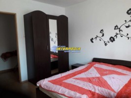 apartament-cu-3-camere-zona-centru-et-1