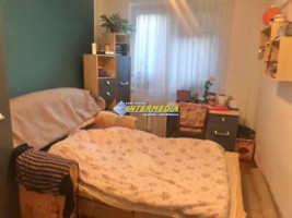 apartament-4-camere-decomandat-de-vanzare-in-cetate-etaj-1-1