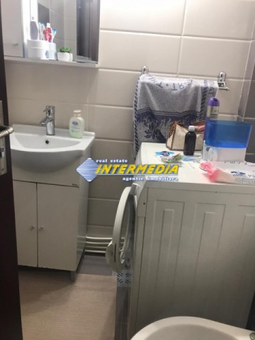 apartament-4-camere-decomandat-de-vanzare-in-cetate-etaj-1-2
