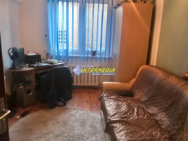 apartament-4-camere-decomandat-de-vanzare-in-cetate-etaj-1-4