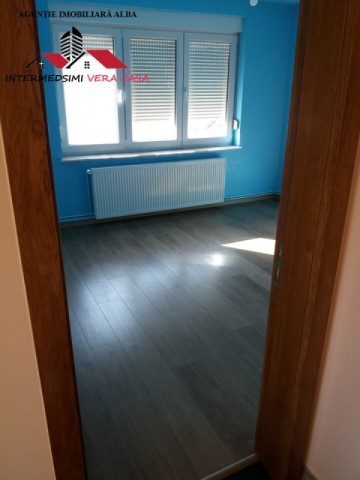 oferta-apartament-4-camere-de-vanzare-anul-2009-mu-134-alba-iulia-spre-micesti-11