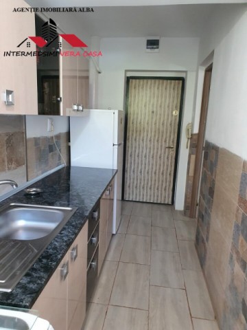 oferta-apartament-2-camere-renovat-de-inchiriat-50-mp-alba-iulia-cetate-2