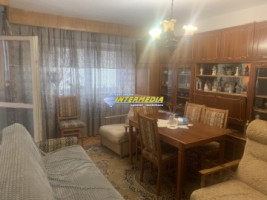 apartament-2-camere-decomandat-in-cetate-de-vanzare-etaj-intermediar