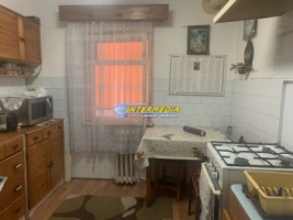 apartament-2-camere-decomandat-in-cetate-de-vanzare-etaj-intermediar-1