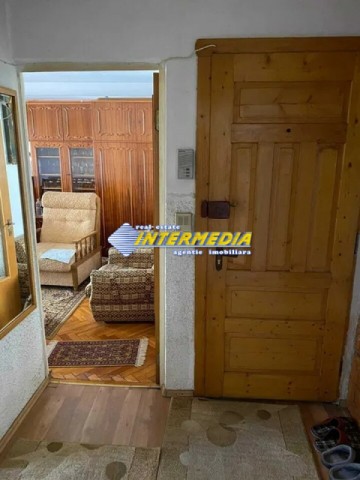 apartament-2-camere-decomandat-in-cetate-de-vanzare-etaj-intermediar-4