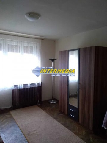 apartament-2-camere-decomandat-in-cetate-etaj-1-de-vanzare-2