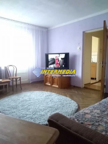apartament-2-camere-decomandat-in-cetate-etaj-1-de-vanzare-1