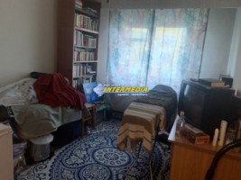 apartament-3-camere-decomandat-in-cetate-zona-piata-etaj-3-1
