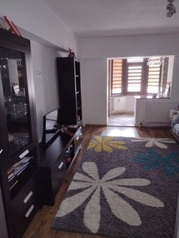 apartament-3-camere-complet-renovat-zona-piata-mare-3