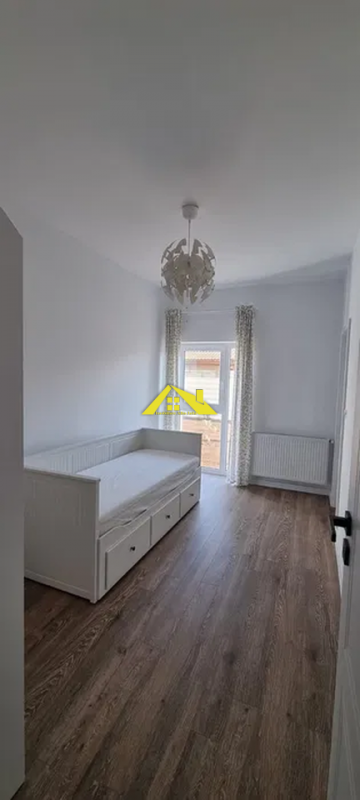 apartament-3-camere-decomandate-cetate-1