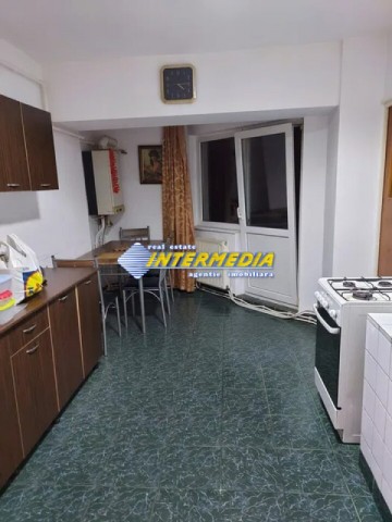 2-camere-decomandat-in-centru-de-vanzare