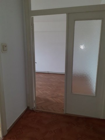 inchiriez-apartament-cu-3-camere-decomandat