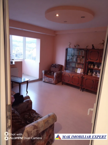 apartament-3-camere-cf-1-et-44-campulung-1
