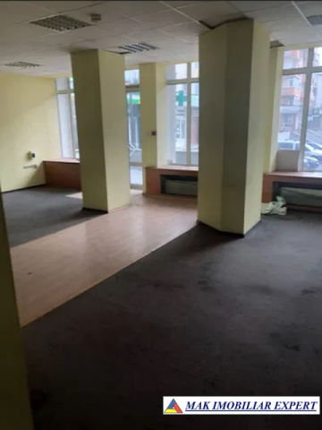 spatiu-comercial-137-mp-campulung