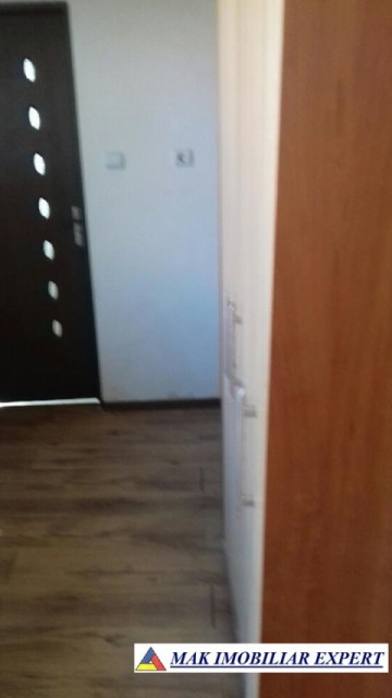 vila-cu-5-camere-cu-teren-de-400-mp-titesti-arges-13