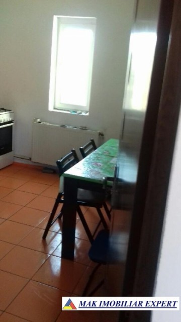 vila-cu-5-camere-cu-teren-de-400-mp-titesti-arges-8
