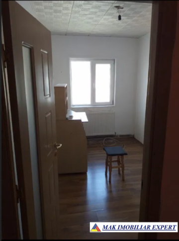 gasca-zurli-apartament-2-camere-cf-1-et-34-campulung-3