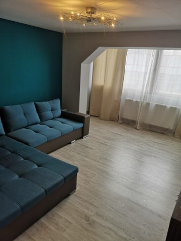 apartament-2-camere-et-2-decomandat-in-cetate-zona-piata