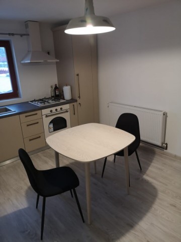 apartament-2-camere-et-2-decomandat-in-cetate-zona-piata-3