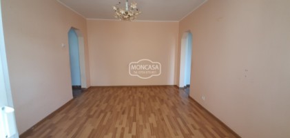 apartament-2-camere-zona-scoala-7-bloc-caramida-izolat-exterior-cu-sarpanta-1