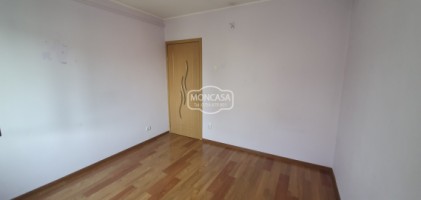 apartament-2-camere-zona-scoala-7-bloc-caramida-izolat-exterior-cu-sarpanta-7