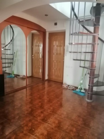 apartament-cu-3-camere-mansarda-3-camere-zona-primaverii-rida-0