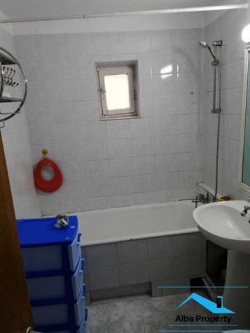 apartament-3-camere-decomandat-zona-cetate-etaj-02-6
